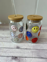 Load image into Gallery viewer, Popcan glasses - Smiley Face Color Changing Vinyl
